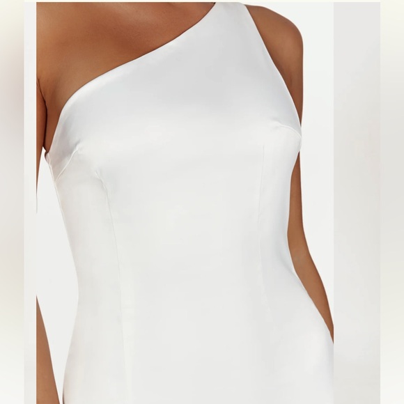 Meshki Harper Gown Dress - Picture 3 of 10